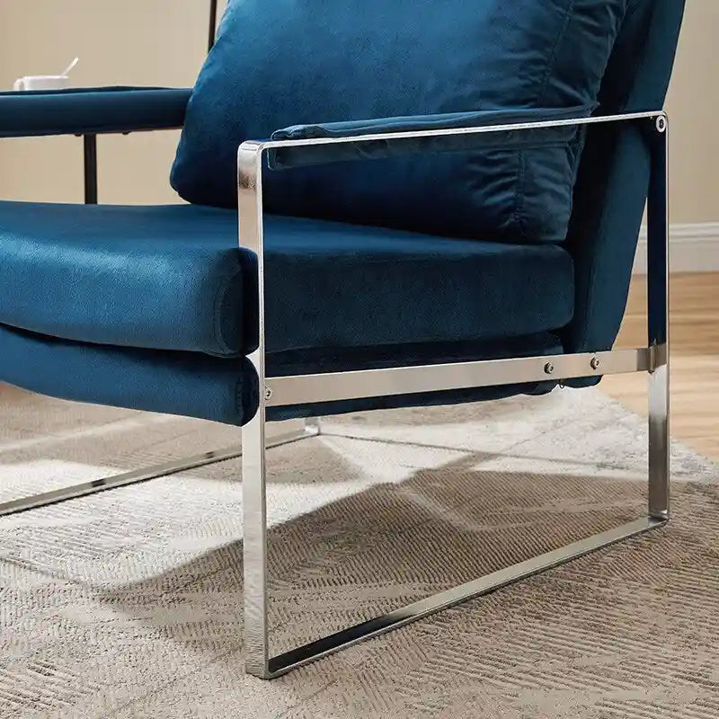 Sillón tapizado en PU con estructura de acero