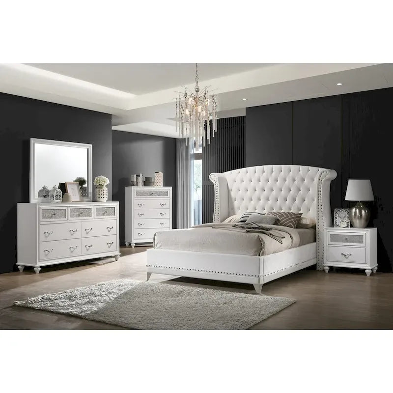 Cama tapizada con cabecero alado y capitoné – Blanco
