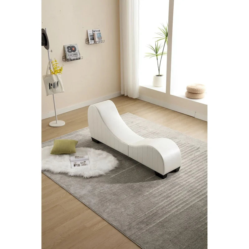 Chaise longue de yoga con tapicería de cuero sintético — Sofá curvo para estirar y relajarse