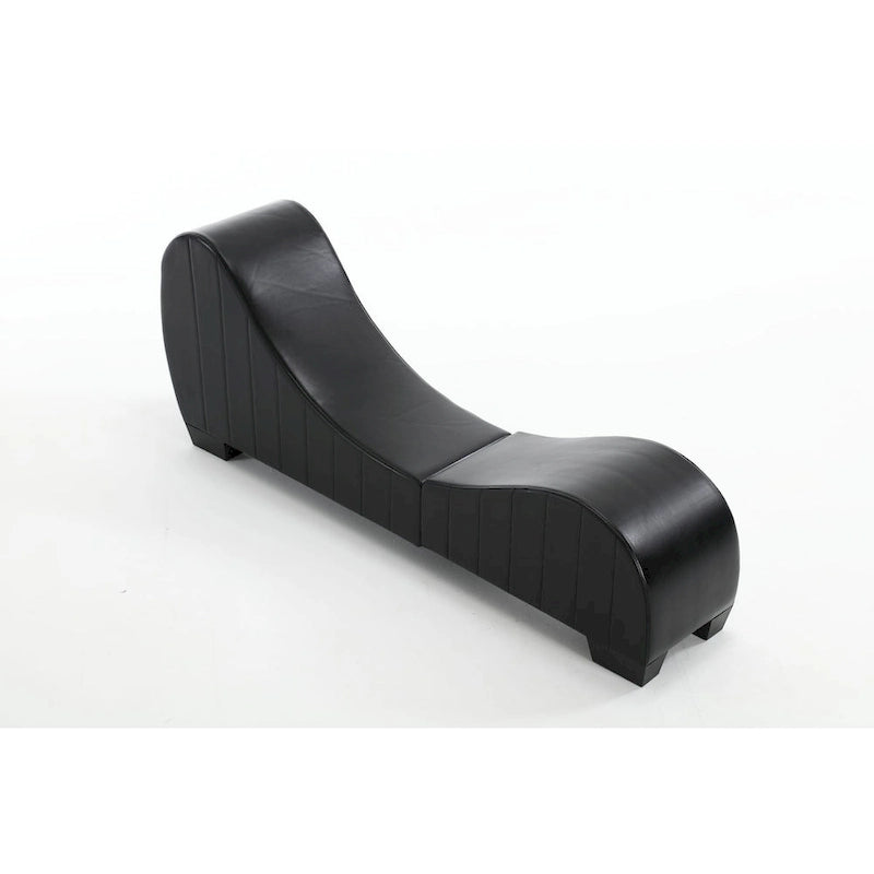 Chaise longue de yoga con tapicería de cuero sintético — Sofá curvo para estirar y relajarse